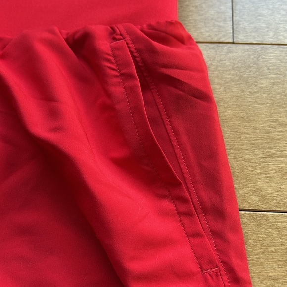 NWT Under Armor Loose Woven Training Shorts - Picture 4 of 5